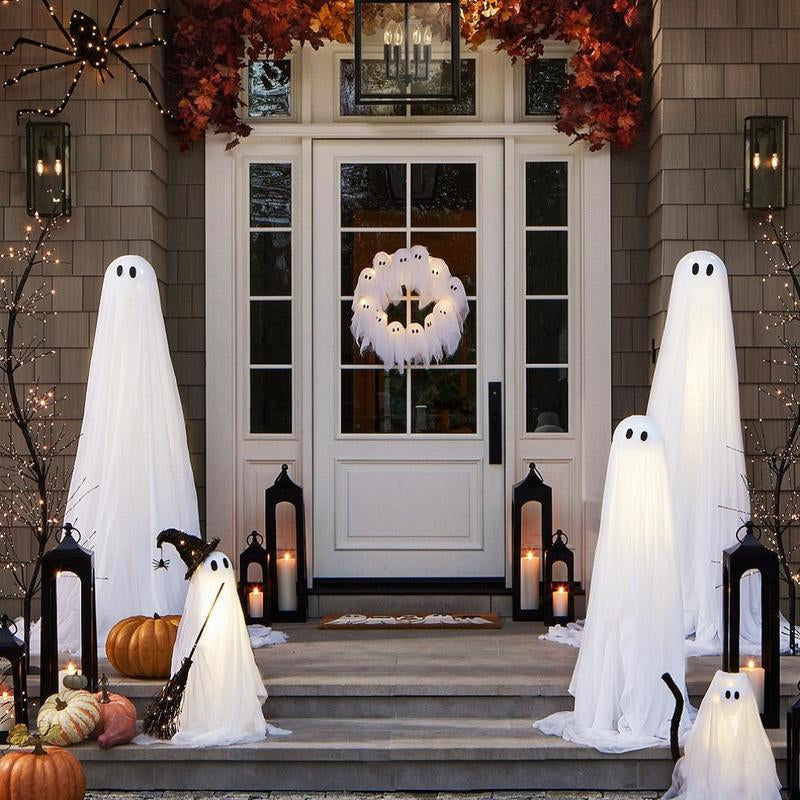 A Halloween Glowing Ghost Wreath, a Halloween Ghost Gang Knocking on the Door, a Cute yet Thrilling Halloween Home Door and Window Decoration Pendant, a Handicraft That Easily Creates a Halloween Atmosphere